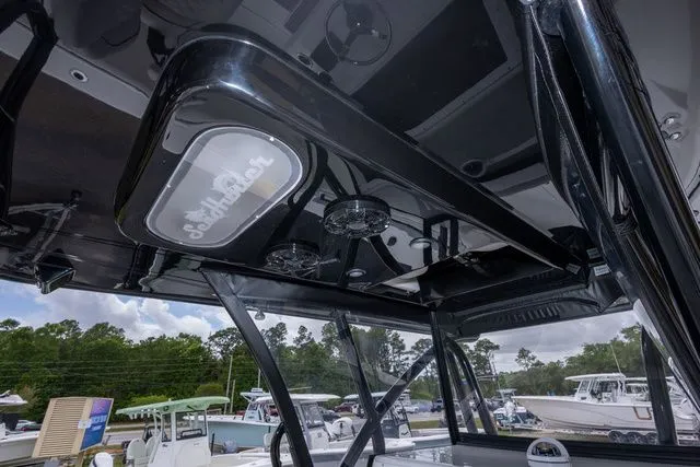 Slide: The Image of Sea Hunter 33T 2026 - 29