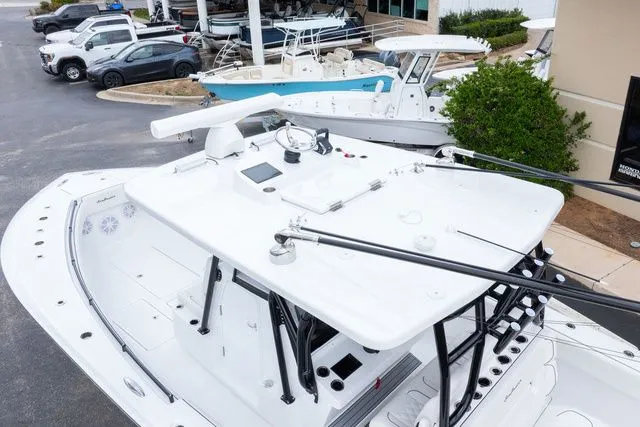 Slide: The Image of Sea Hunter 33T 2026 - 62
