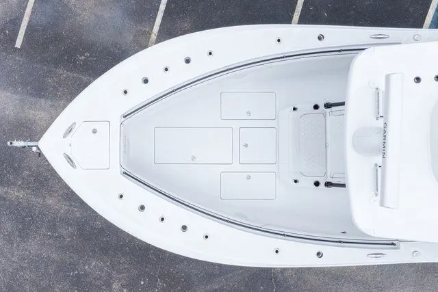 Slide: The Image of Sea Hunter 33T 2026 - 64