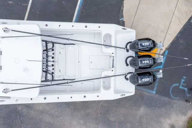 Slide: The Image of Sea Hunter 33T 2026 - 66