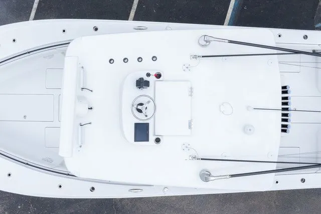 Slide: The Image of Sea Hunter 33T 2026 - 67