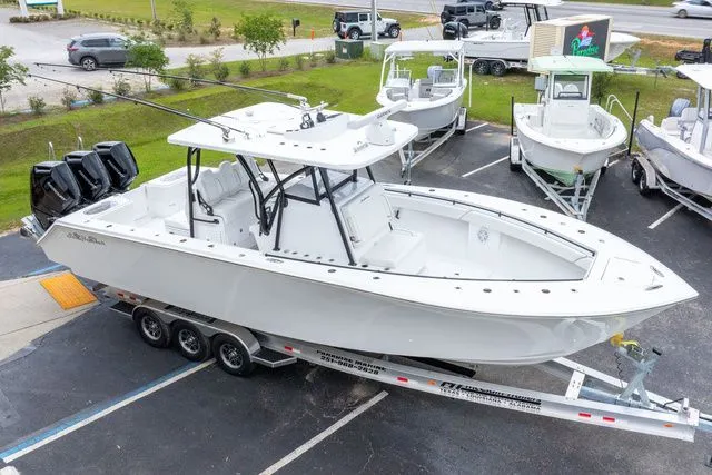 Slide: The Image of Sea Hunter 33T 2026 - 68