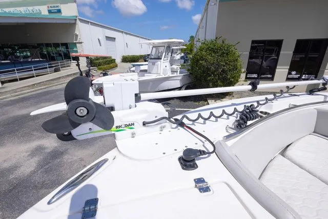 Slide: The Image of Sea Fox 288 Commander 2023 - 31