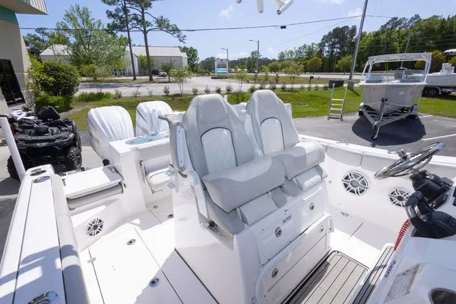 Slide: The Image of Sea Fox 288 Commander 2023 - 32