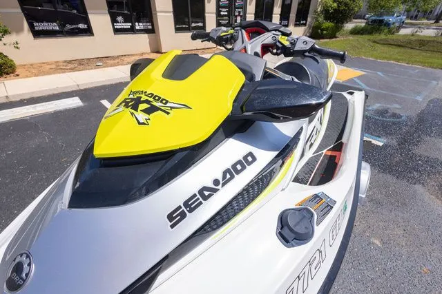 Slide: The Image of Sea-Doo RXT 300 2016 - 11