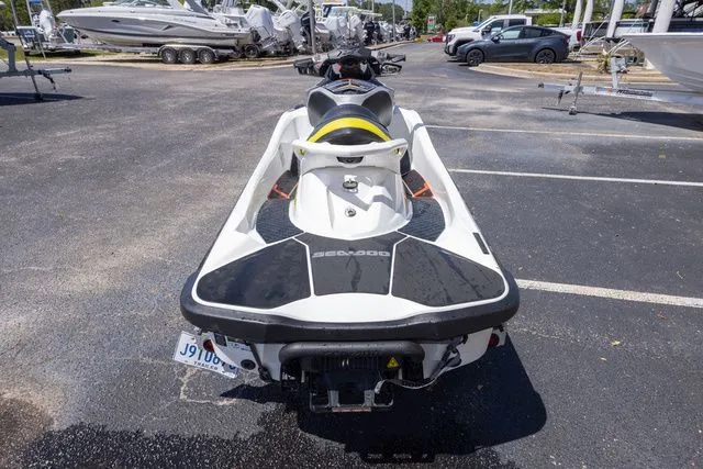 Slide: The Image of Sea-Doo RXT 300 2016 - 3