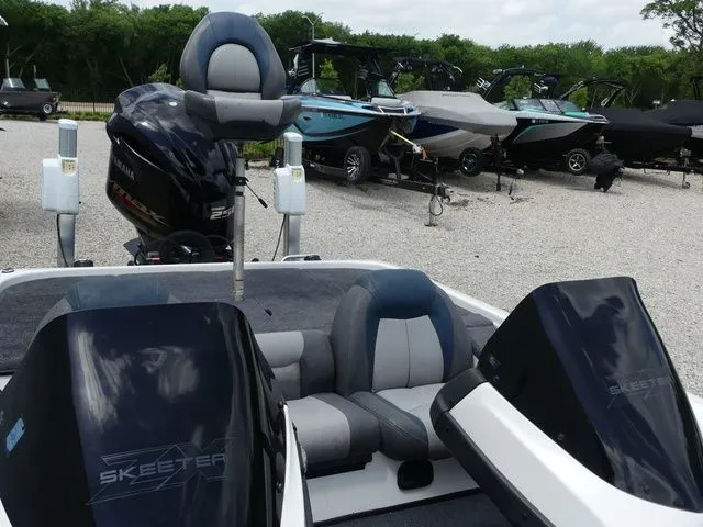 Slide: The Image of Skeeter ZX 20 2013 - 30