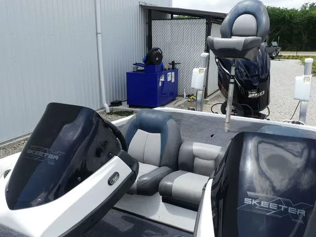 Slide: The Image of Skeeter ZX 20 2013 - 31