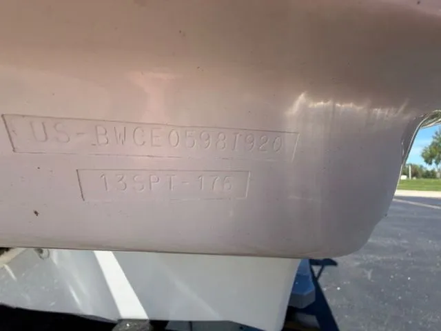 Slide: The Image of Boston Whaler 130 Super Sport 2020 - 13