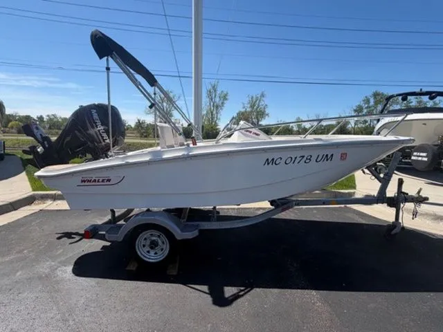 Slide: The Image of Boston Whaler 130 Super Sport 2020 - 3