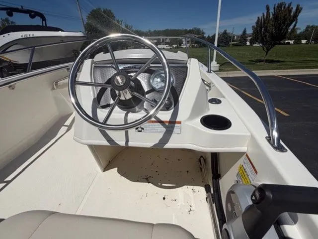 Slide: The Image of Boston Whaler 130 Super Sport 2020 - 7