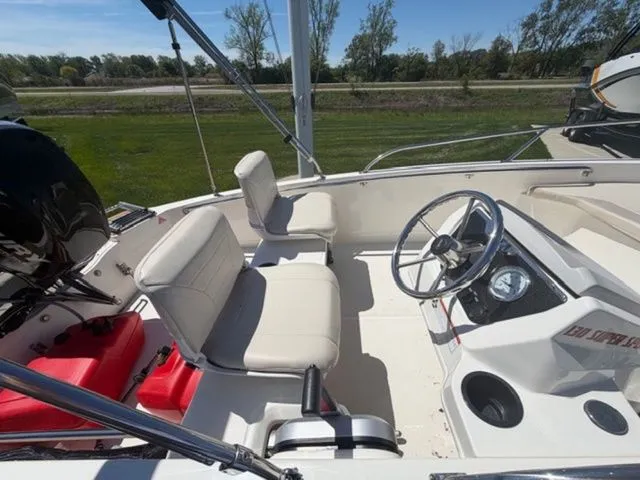 Slide: The Image of Boston Whaler 130 Super Sport 2020 - 8