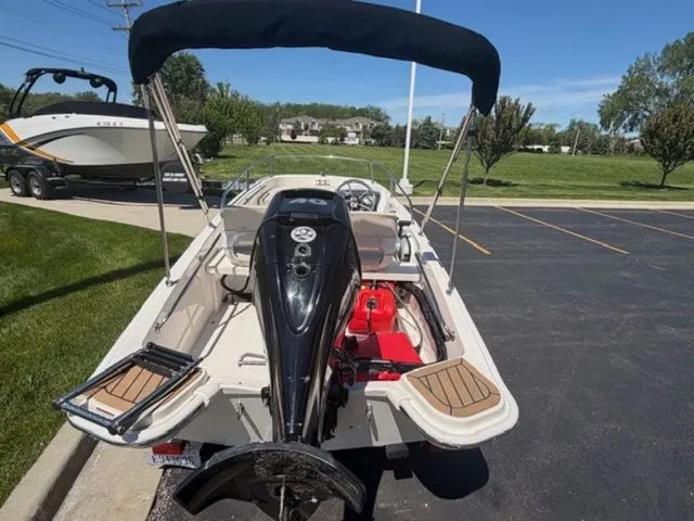 Slide: The Image of Boston Whaler 130 Super Sport 2020 - 9