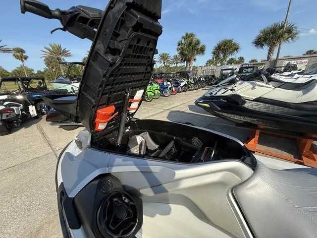 Slide: The Image of Sea-Doo GTX 2024 - 12