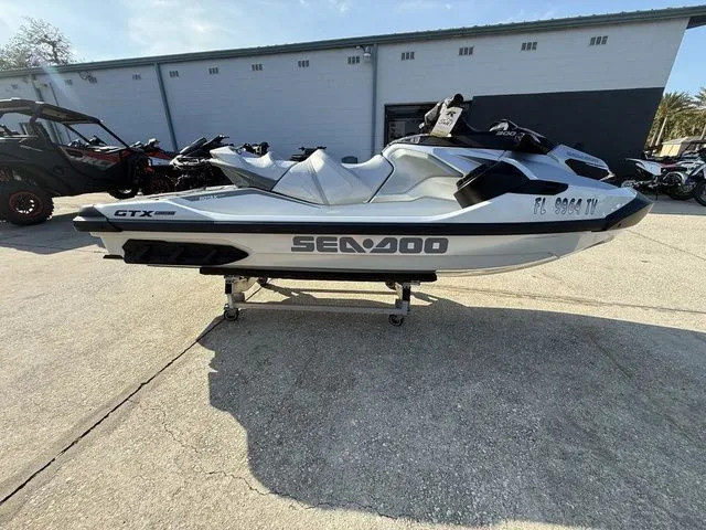 Slide: The Image of Sea-Doo GTX 2024 - 4