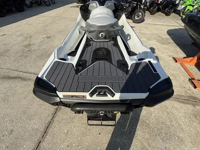 Slide: The Image of Sea-Doo GTX 2024 - 7
