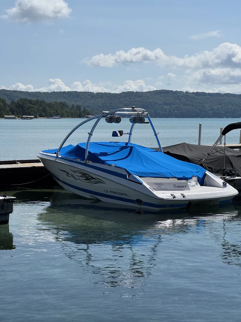 Slide: The Image of Regal 2200 Bowrider 2007 - 4