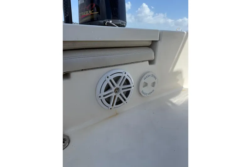 Slide: The Image of Pathfinder 2200 TRS 2012 boat interior with speaker and wash down feature. - 7