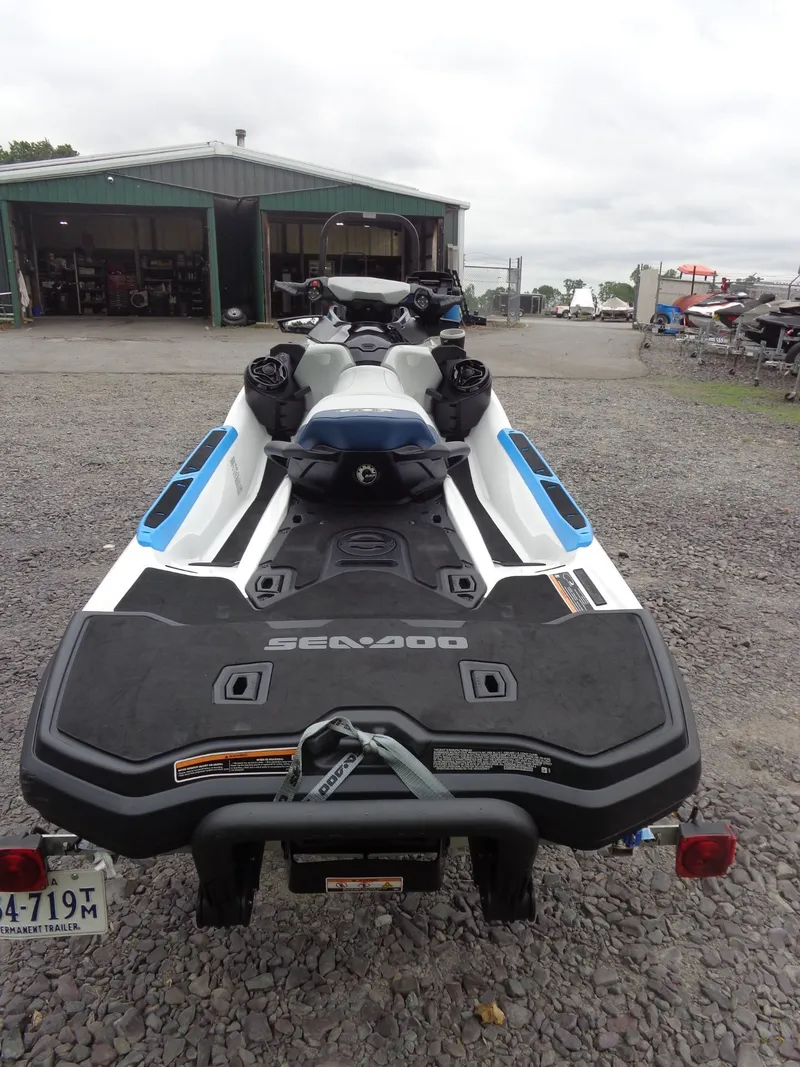 Slide: The Image of 2023 Sea-Doo FishPro Sport 170 on trailer, rear view. - 25