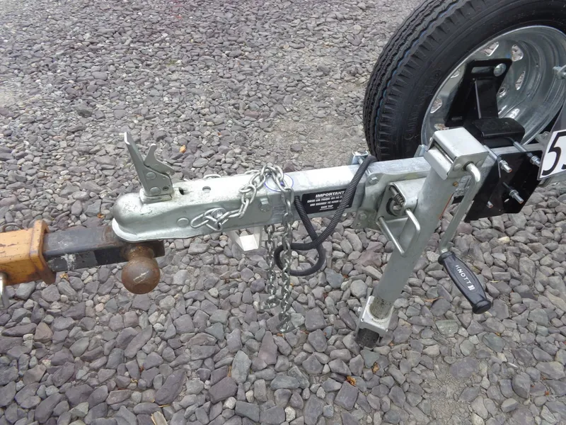 Slide: The Image of Trailer hitch on gravel surface, Sea-Doo FishPro Sport 2023. - 27