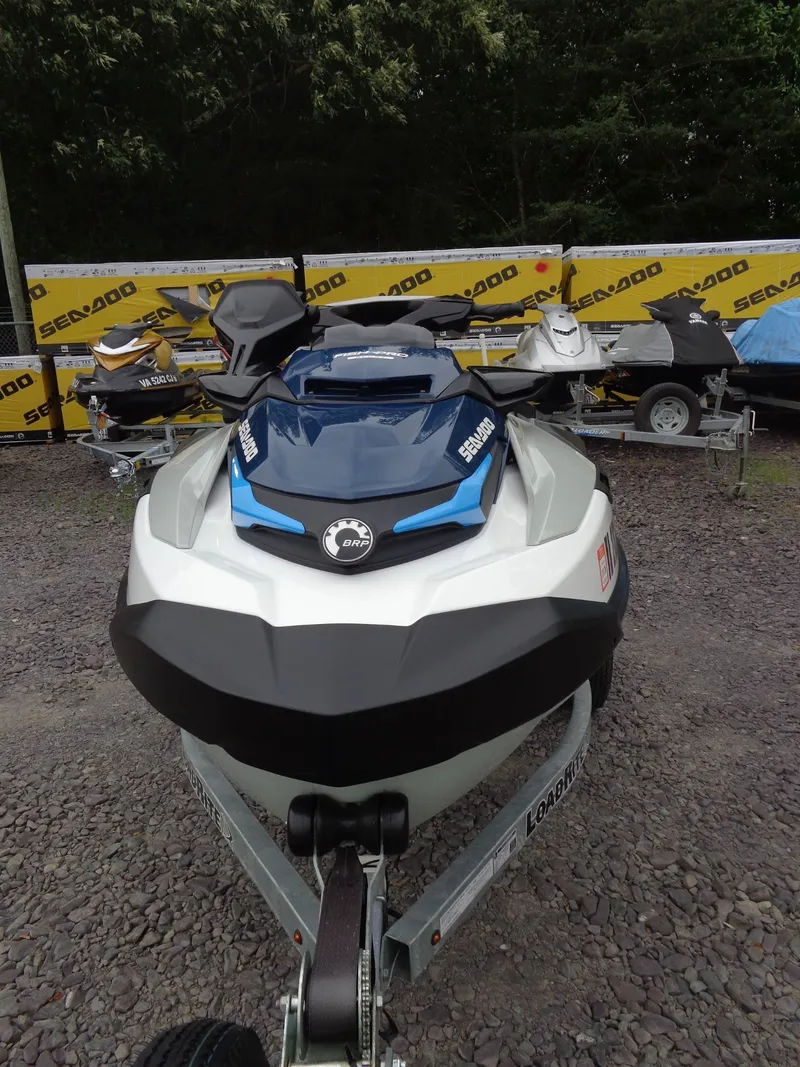 Slide: The Image of 2023 Sea-Doo FishPro Sport 170 on trailer, front view. - 3