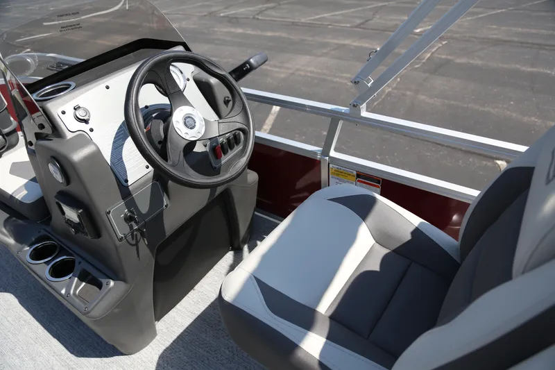 Slide: The Image of Sun Tracker Bass Buggy 16 XL Select 2026 - 3