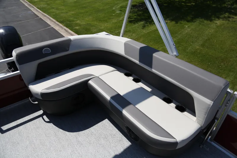 Slide: The Image of Sun Tracker Bass Buggy 16 XL Select 2026 - 4