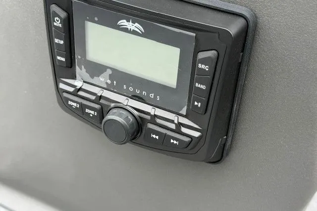 Slide: The Image of Sun Tracker Bass Buggy 18 DLX 2026 - 15