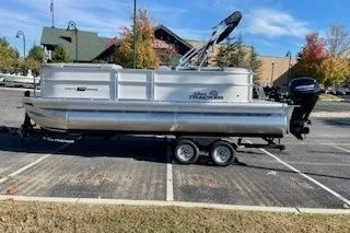 Slide: The Image of Sun Tracker Party Barge 20 DLX 2026 - 2