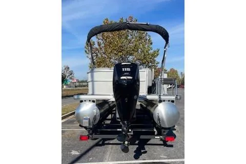 Slide: The Image of Sun Tracker Party Barge 20 DLX 2026 - 3
