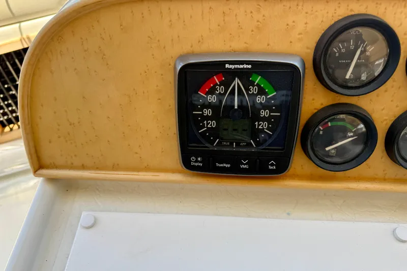 Slide: The Image of Boat dashboard with Raymarine instrument panel on 1997 Navigator Pilothouse. - 28