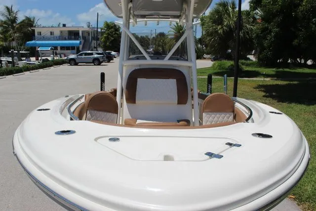 Slide: The Image of Pioneer 202 Islander 2025 - 35