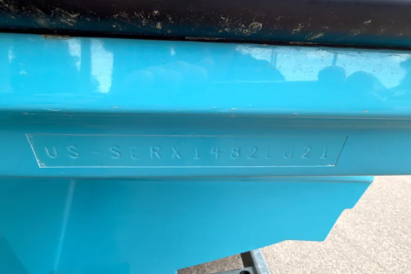 Slide: The Image of 2021 Sea Ray SPX 190 boat hull with serial number US-SERX1482L021. - 38
