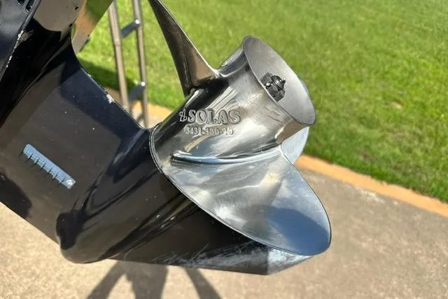 Slide: The Image of Hurricane SunDeck Sport 205 OB 2021 - 22