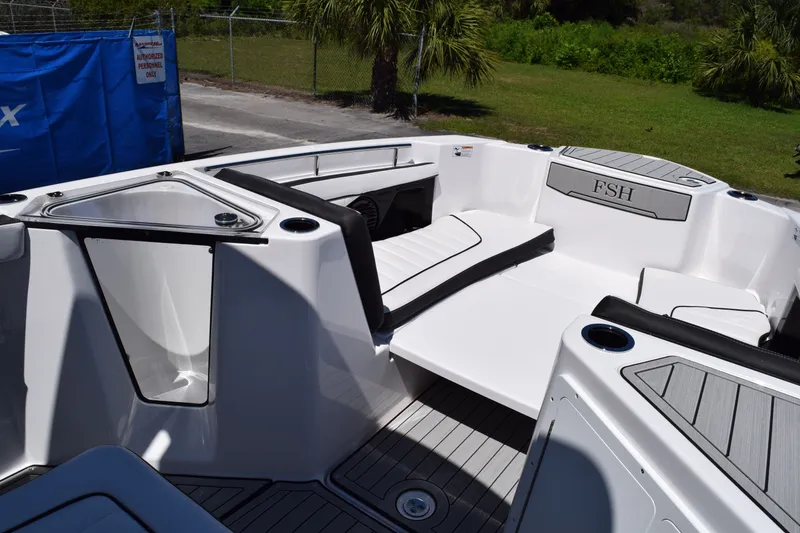 Slide: The Image of Interior of Yamaha 255 FSH Sport H boat, model year 2026. - 23