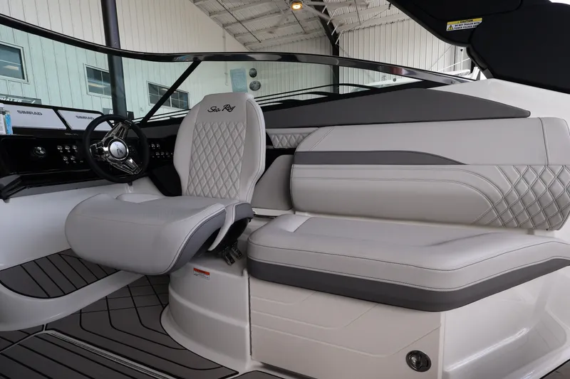 Slide: The Image of Sea Ray SLX 260 Outboard 2027 - 16
