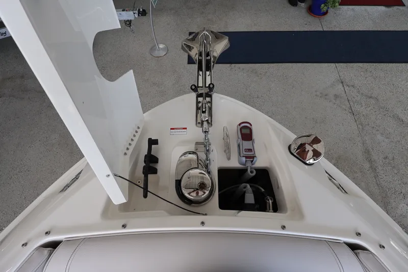 Slide: The Image of Sea Ray SLX 260 Outboard 2027 - 29