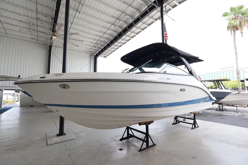 Slide: The Image of Sea Ray SLX 260 Outboard 2027 - 2
