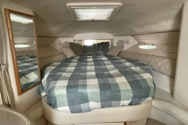Slide: The Image of Sea Ray 340 Sundancer 2000 - 11