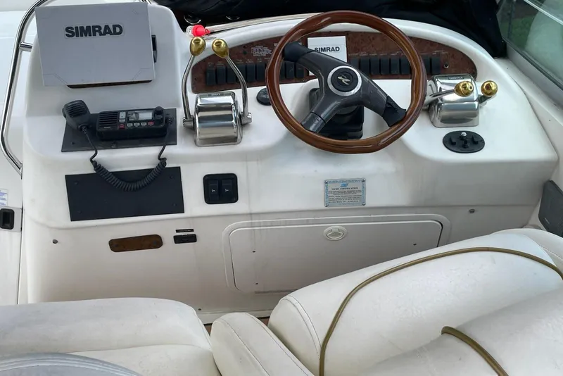 Slide: The Image of Sea Ray 340 Sundancer 2000 - 9