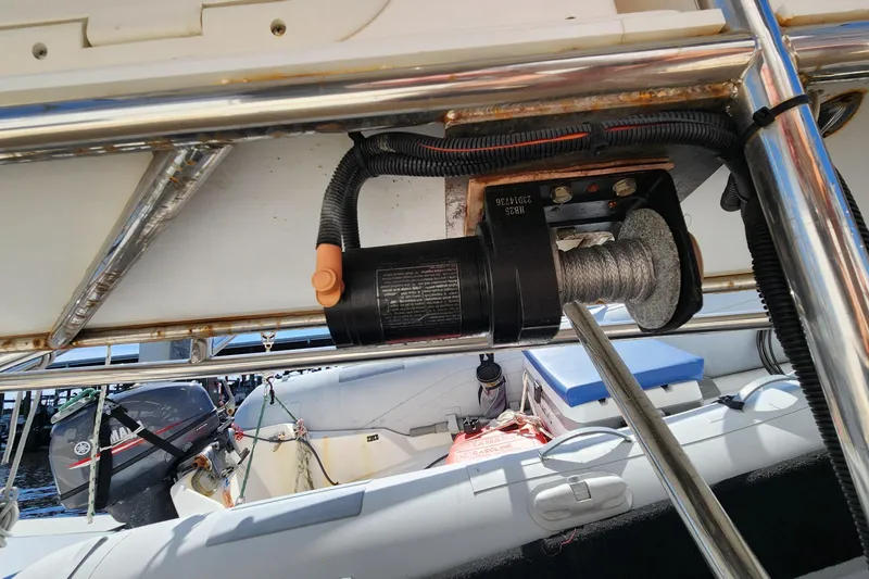 Slide: The Image of Winch mechanism on 2003 Endeavour 44 TrawlerCat, with visible ropes and boat equipment. - 68
