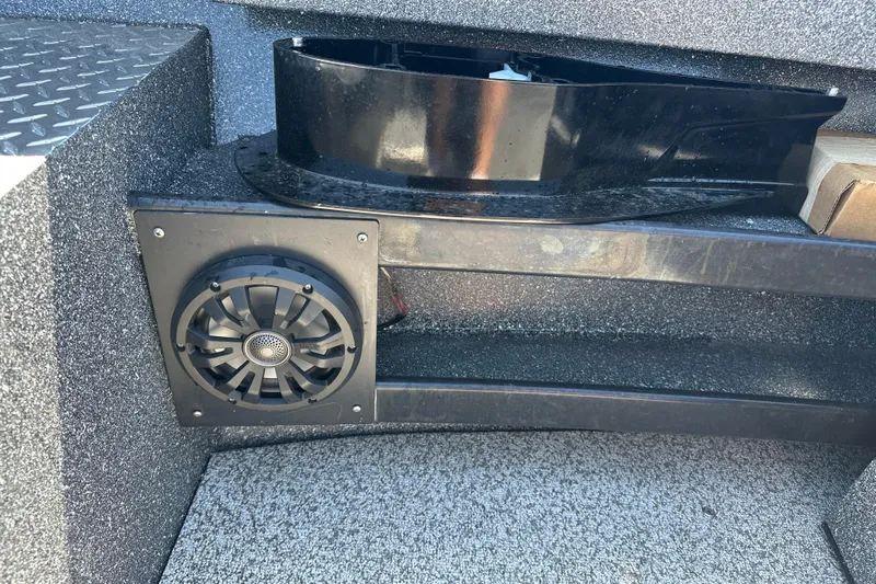 Slide: The Image of Speaker system in 2024 Alumaweld Columbia 25 boat interior. - 14