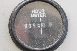 Slide: The Image of Hour meter showing 2947 hours on a 2006 Trophy 2359 Pro. - 30