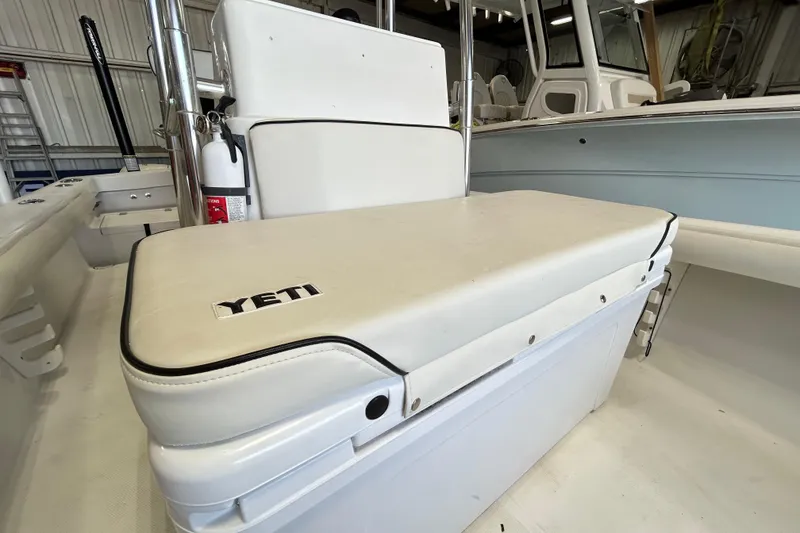 Slide: The Image of 2005 SeaCraft SC 23 Classic boat interior with Yeti cooler seat. - 10