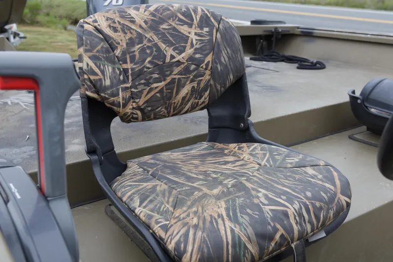 Slide: The Image of Camouflage seat on 2022 G3 Gator Tough 18 SC boat, showcasing outdoor durability. - 8