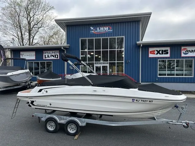 Slide: The Image of Bayliner VR6 Bowrider 2023 - 10