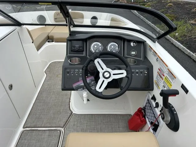 Slide: The Image of Bayliner VR6 Bowrider 2023 - 12