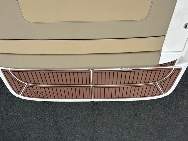 Slide: The Image of Bayliner VR6 Bowrider 2023 - 18