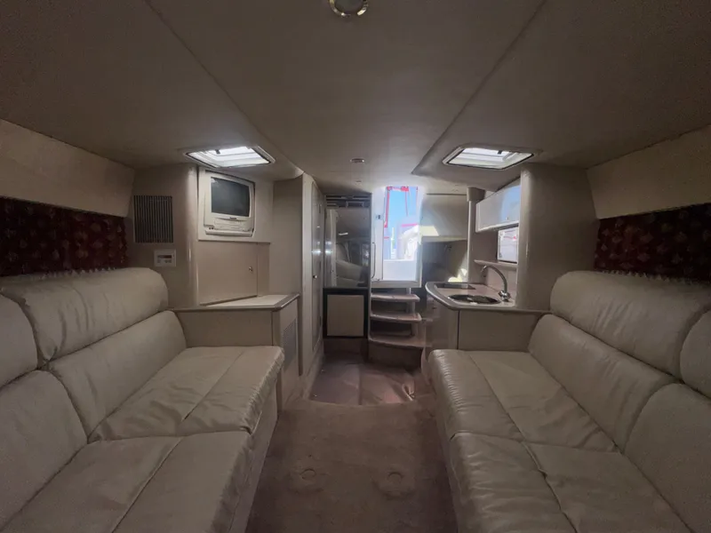 Slide: The Image of Interior of a 2001 Formula 37 SUPER SPORT yacht. - 16
