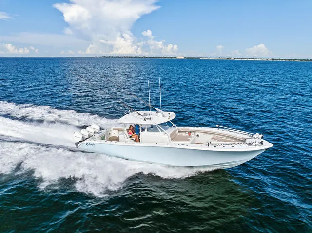 Slide: The Image of Yellowfin 42 Offshore 2022 - 30
